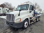 Used 2016 Freightliner Cascadia Day Cab 6x4, Semi Truck for sale #363901 - photo 1