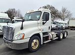 Used 2015 Freightliner Cascadia Day Cab 6x4, Semi Truck for sale #375623 - photo 1