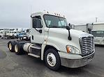 Used 2015 Freightliner Cascadia Day Cab 6x4, Semi Truck for sale #375623 - photo 8