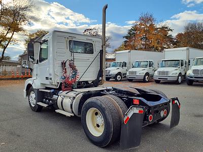 Used 2016 Volvo VNL 4x2, Semi Truck for sale #392030 - photo 2