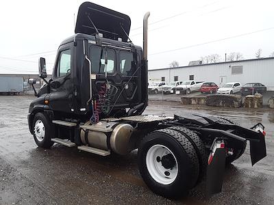 Used 2014 Freightliner Cascadia Day Cab 4x2, Semi Truck for sale #516699 - photo 1