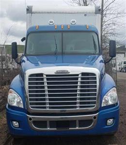 Used 2010 Freightliner Cascadia Day Cab 6x4, 26' Box Truck for sale #623754 - photo 2