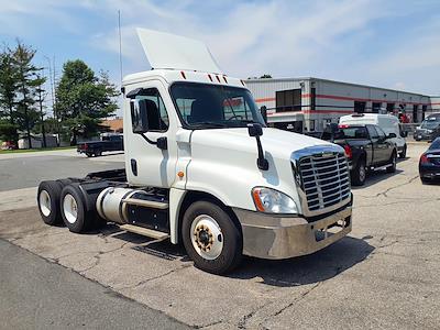 Used 2016 Freightliner Cascadia Day Cab 6x4, Semi Truck for sale #652739 - photo 1