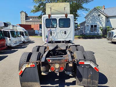 Used 2016 Freightliner Cascadia Day Cab 6x4, Semi Truck for sale #652740 - photo 2