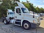 Used 2016 Freightliner Cascadia Day Cab 4x2, Semi Truck for sale #663378 - photo 3