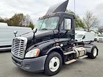 Used 2017 Freightliner Cascadia Day Cab 4x2, Semi Truck for sale #671673 - photo 7