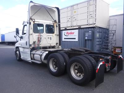 Used 2018 Freightliner Cascadia Day Cab 6x4, Semi Truck for sale #681640 - photo 2