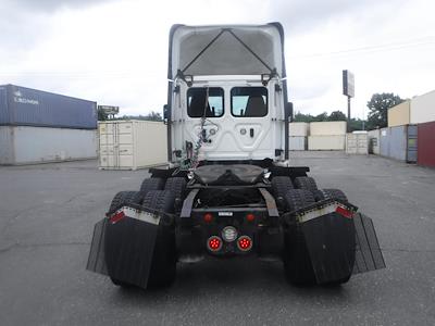 Used 2018 Freightliner Cascadia Day Cab 6x4, Semi Truck for sale #681690 - photo 2