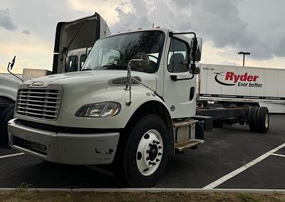 Used 2018 Freightliner M2 106 Conventional Cab 4x2, Cab Chassis for sale #682663 - photo 1