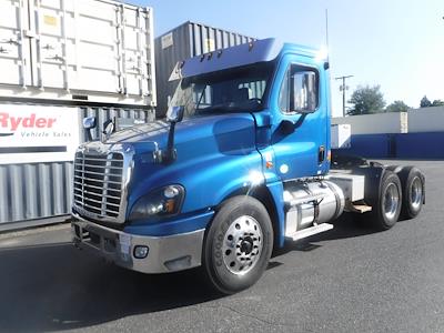 Used 2018 Freightliner Cascadia Day Cab 6x4, Semi Truck for sale #683545 - photo 1