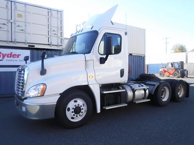 Used 2017 Freightliner Cascadia Day Cab 6x4, Semi Truck for sale #744903 - photo 1