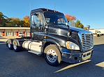 Used 2018 Freightliner Cascadia Day Cab 6x4, Semi Truck for sale #750756 - photo 4