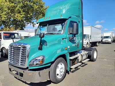 Used 2018 Freightliner Cascadia Day Cab 4x2, Semi Truck for sale #752774 - photo 1