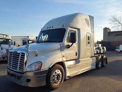 Used 2018 Freightliner Cascadia Sleeper Cab 6x4, Semi Truck for sale #781568 - photo 1