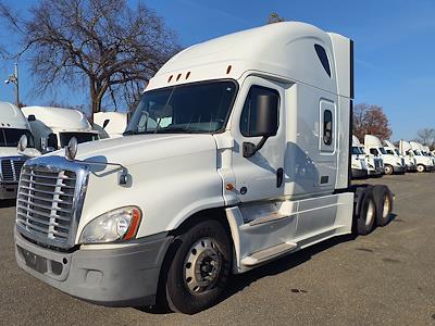 Used 2018 Freightliner Cascadia Sleeper Cab 6x4, Semi Truck for sale #782009 - photo 1