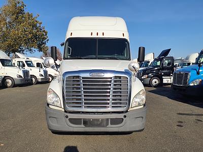 Used 2018 Freightliner Cascadia Sleeper Cab 6x4, Semi Truck for sale #782009 - photo 2