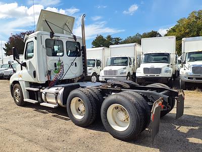 Used 2018 Freightliner Cascadia Day Cab 6x4, Semi Truck for sale #783754 - photo 2