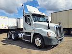 Used 2018 Freightliner Cascadia Day Cab 6x4, Semi Truck for sale #783754 - photo 4