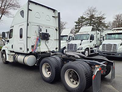 Used 2019 Freightliner Cascadia Sleeper Cab 6x4, Semi Truck for sale #826550 - photo 2