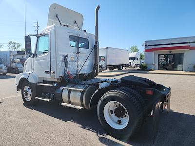 Used 2016 Volvo VNL 4x2, Semi Truck for sale #387383 - photo 2