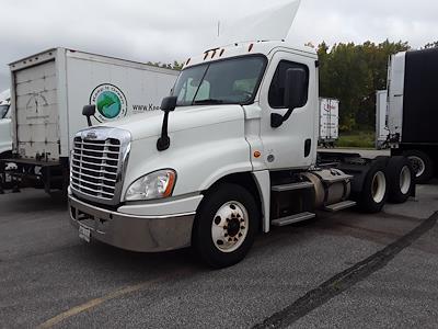 Used 2016 Freightliner Cascadia Day Cab 6x4, Semi Truck for sale #389143 - photo 1