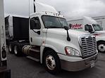 Used 2016 Freightliner Cascadia Day Cab 6x4, Semi Truck for sale #389143 - photo 3