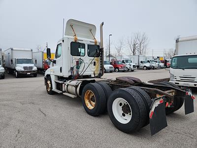 Used 2014 Freightliner Cascadia Day Cab 6x4, Semi Truck for sale #547056 - photo 2