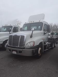 Used 2014 Freightliner Cascadia Day Cab 6x4, Semi Truck for sale #547071 - photo 1