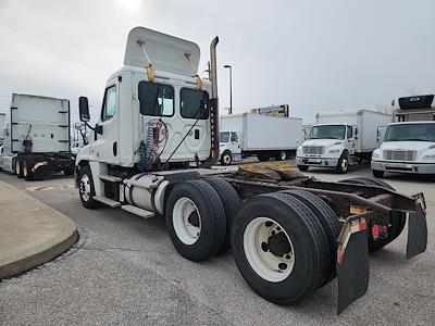 Used 2014 Freightliner Cascadia Day Cab 6x4, Semi Truck for sale #554180 - photo 2