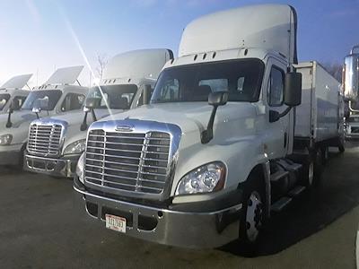 Used 2017 Freightliner Cascadia Day Cab 6x4, Semi Truck for sale #673153 - photo 1