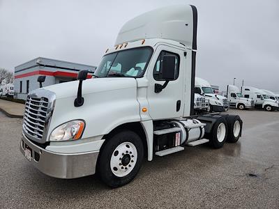 Used 2017 Freightliner Cascadia Day Cab 6x4, Semi Truck for sale #673156 - photo 1