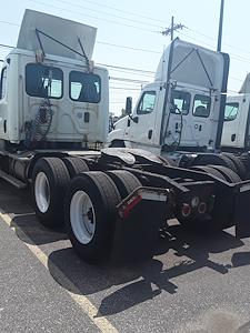 Used 2017 Freightliner Cascadia Day Cab 6x4, Semi Truck for sale #676752 - photo 2