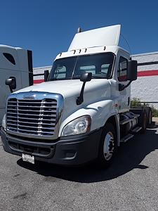 Used 2017 Freightliner Cascadia Day Cab 6x4, Semi Truck for sale #678475 - photo 1