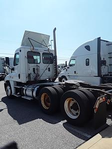 Used 2017 Freightliner Cascadia Day Cab 6x4, Semi Truck for sale #678475 - photo 2
