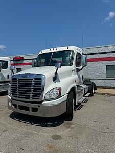 Used 2017 Freightliner Cascadia Day Cab 4x2, Semi Truck for sale #680890 - photo 1