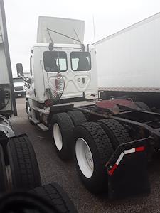 Used 2018 Freightliner Cascadia Day Cab 6x4, Semi Truck for sale #685190 - photo 2