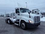 Used 2018 Freightliner Cascadia Day Cab 6x4, Semi Truck for sale #746097 - photo 4