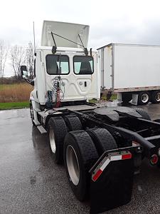 Used 2018 Freightliner Cascadia Day Cab 6x4, Semi Truck for sale #746098 - photo 2