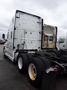 Used 2018 Freightliner Cascadia Sleeper Cab 6x4, Semi Truck for sale #759885 - photo 2