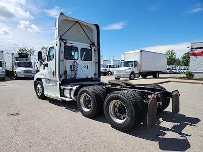 Used 2018 Freightliner Cascadia Day Cab 6x4, Semi Truck for sale #765879 - photo 2