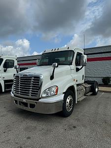 Used 2019 Freightliner Cascadia Day Cab 4x2, Semi Truck for sale #807951 - photo 1