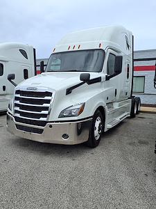 Used 2019 Freightliner Cascadia Sleeper Cab 6x4, Semi Truck for sale #870907 - photo 1