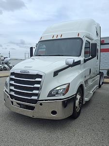 Used 2019 Freightliner Cascadia Sleeper Cab 6x4, Semi Truck for sale #870915 - photo 1