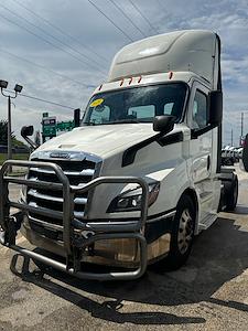 Used 2019 Freightliner Cascadia 116 Day Cab 4x2, Semi Truck for sale #270050 - photo 1