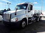 Used 2015 Freightliner Cascadia Day Cab 6x4, Semi Truck for sale #571578 - photo 1