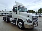 Used 2018 Freightliner Cascadia Day Cab 6x4, Semi Truck for sale #771616 - photo 4