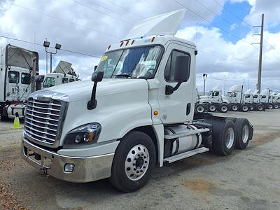 Used 2018 Freightliner Cascadia Day Cab 6x4, Semi Truck for sale #771619 - photo 1