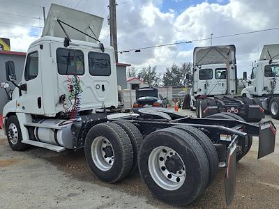 Used 2018 Freightliner Cascadia Day Cab 6x4, Semi Truck for sale #771619 - photo 2