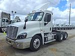 Used 2018 Freightliner Cascadia Day Cab 6x4, Semi Truck for sale #771619 - photo 1