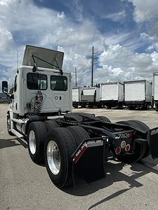 Used 2018 Freightliner Cascadia Day Cab 6x4, Semi Truck for sale #771620 - photo 2